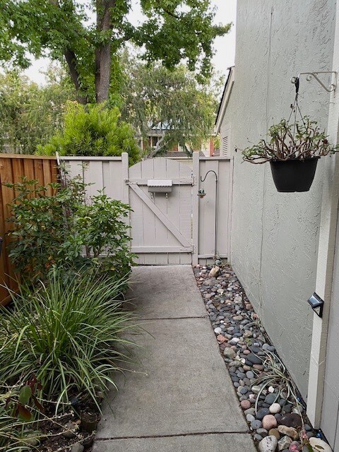 Foto del edificio - 1375 Sydney Dr