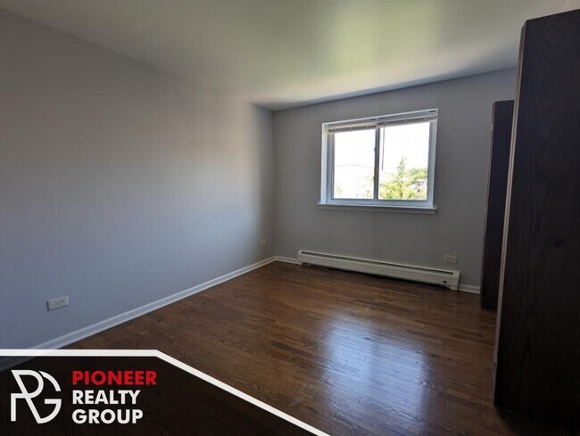 Building Photo - 1 bedroom in Chicago IL 60660