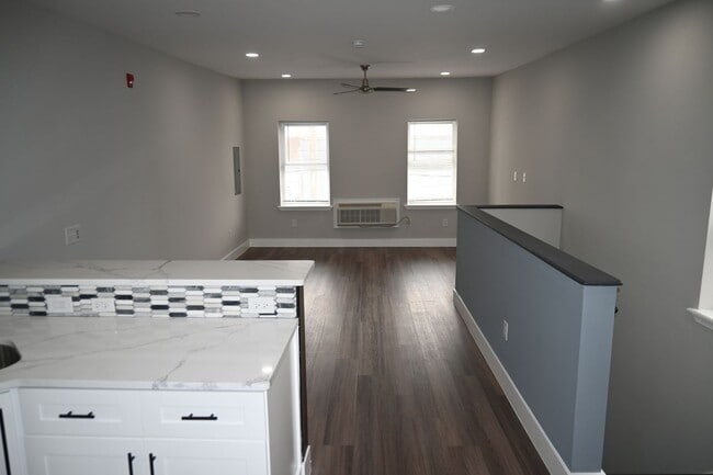 Building Photo - 3564 Ruth St