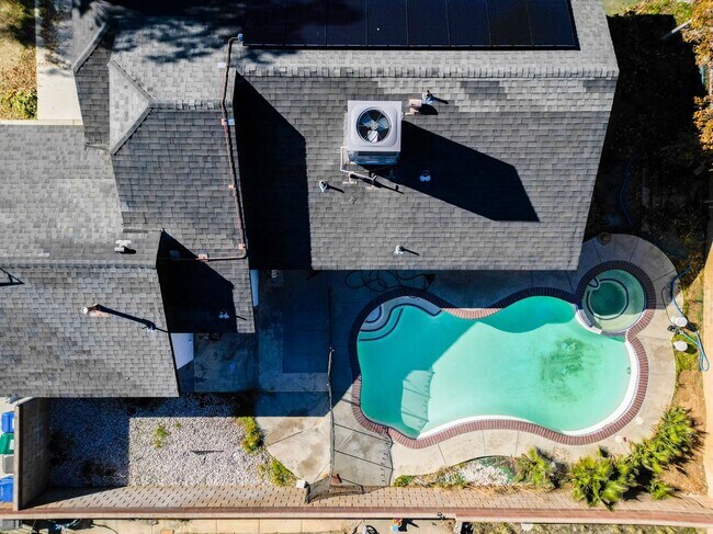 Foto del edificio - 837 Sunrise Ct