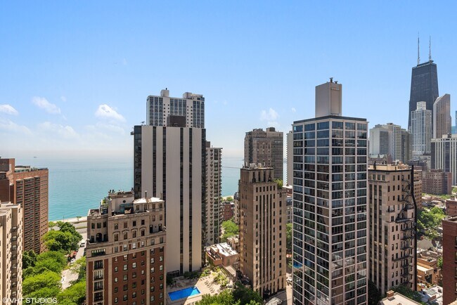 Foto del edificio - 1325 N State Pkwy