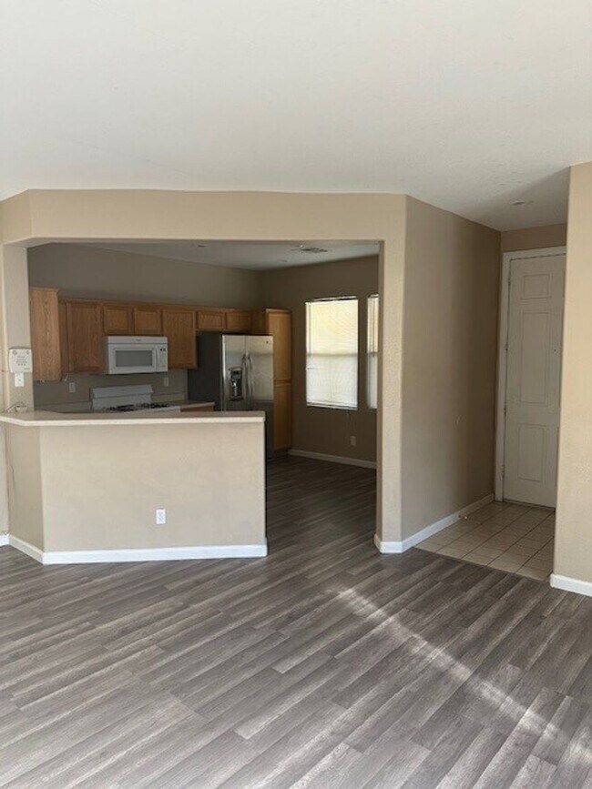 Building Photo - 4 bedroom house in Summerlin