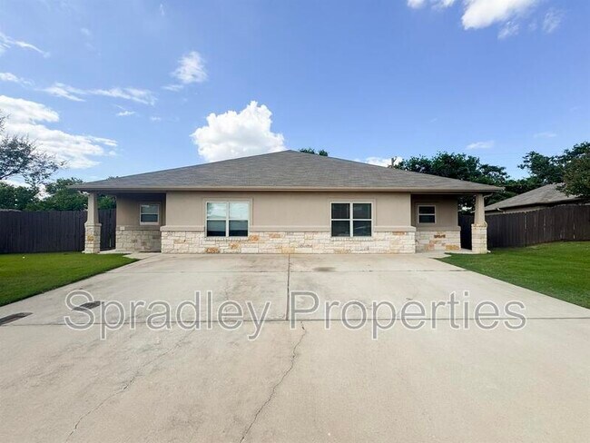 Foto del edificio - 4873B Deep Dr
