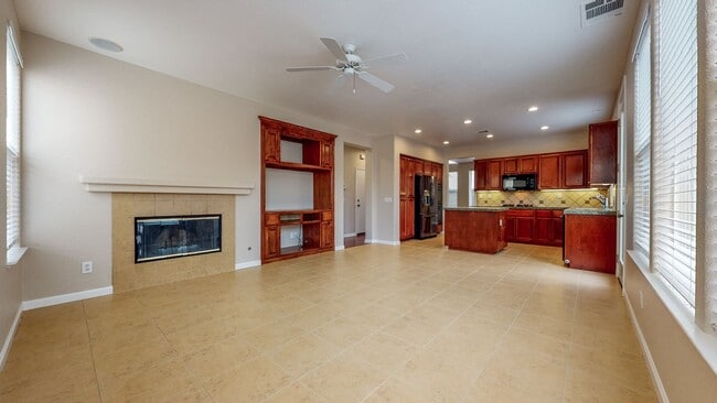 Building Photo - Windsor 4 bedroom, 3 bathroom in the  Vint...