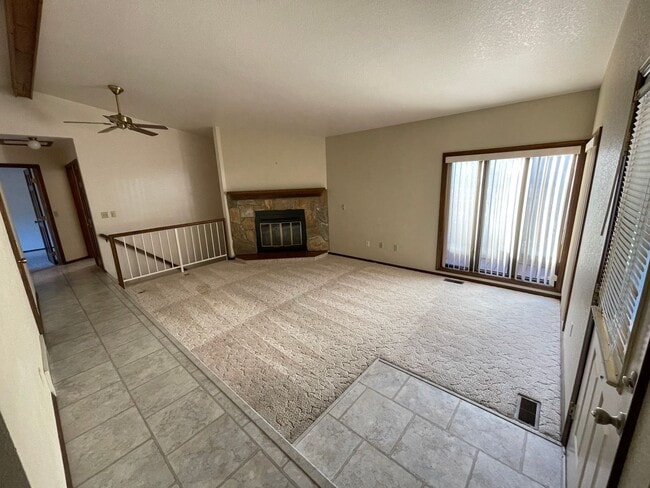 Building Photo - Spacious Condo in West Billings with a ten...