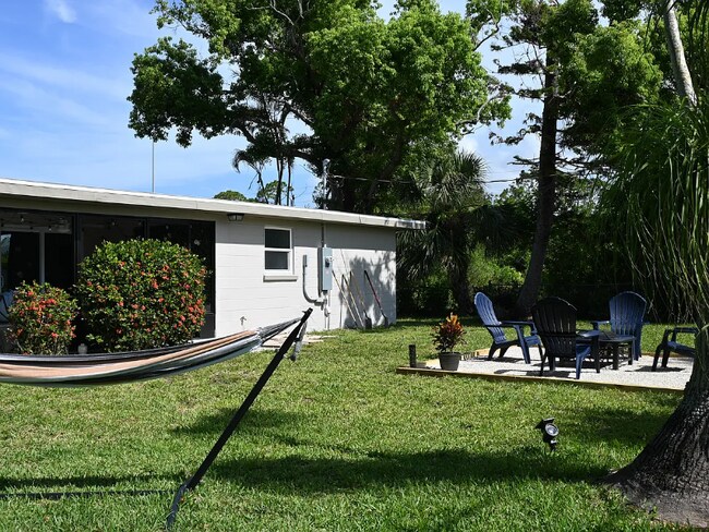 Foto del edificio - 1625 Meadow Lark Ln