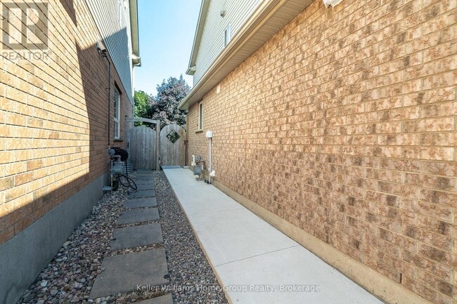 Building Photo - 95 Goodwin Dr