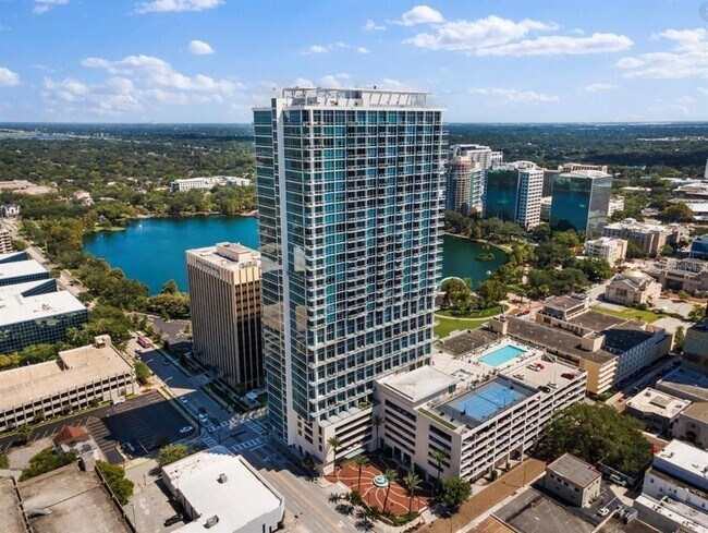 Foto del edificio - 150 E Robinson St