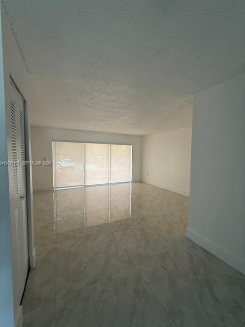 Foto del edificio - 9367 Fontainebleau Blvd