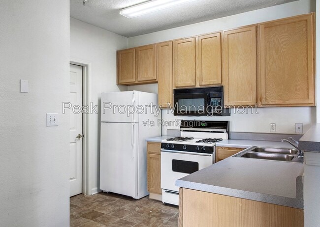 Interior Photo - The Links Condominiums