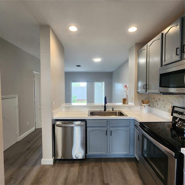 Building Photo - 10672 Savannah Wood Ct