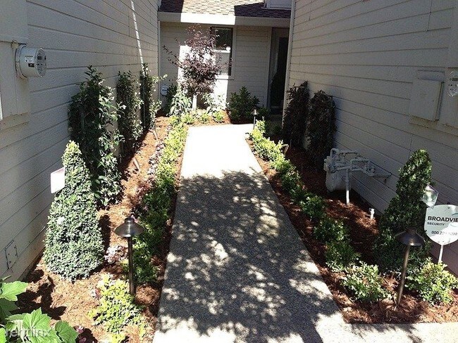 Building Photo - 2060 University Park Dr