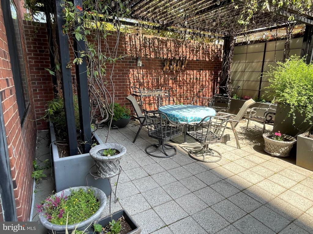 Foto principal - 2555 Pennsylvania Avenue NW