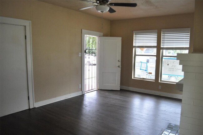 Foto del edificio - 3418 S Harwood St