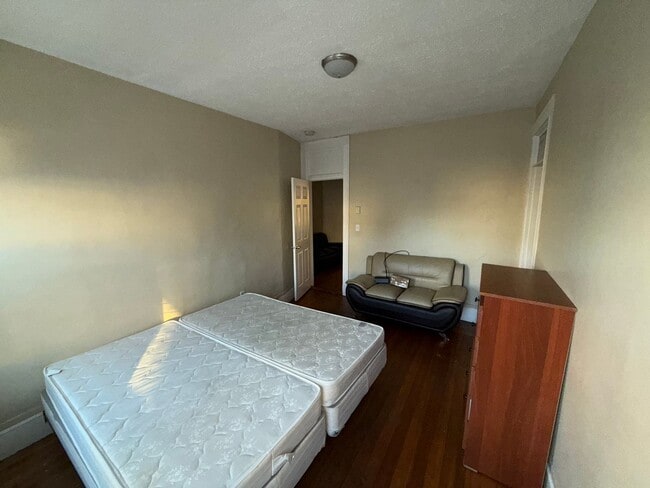 Photo - 139 Franklin St Apartment