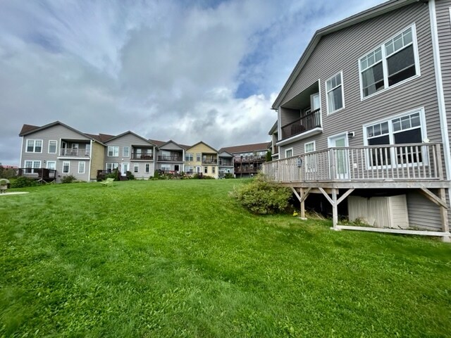 Photo du bâtiment - 1539 Topsail Rd