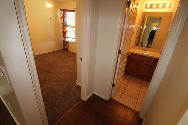 Foto del edificio - 2821 Edgemere Dr