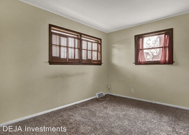 Building Photo - 3 br, 1 bath House - 144 S Locust St