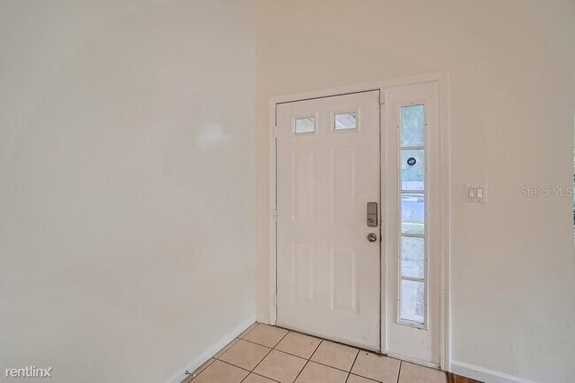 Building Photo - 7386 Spring Villas Cir
