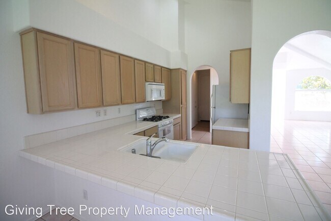 Building Photo - 3 br, 2 bath House - 3670 La Mirada Dr.
