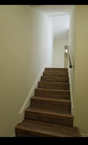 Foto del edificio - 504 E Ave J St