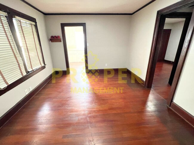 Foto del edificio - 2 bedrooms 1 bathroom house