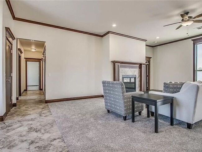 Building Photo - Fantastic 3/2 Gated Neighborhood Choctaw S...
