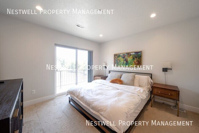 Building Photo - 2085 S 400 E