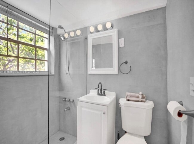 Building Photo - 6484 Indian Creek Dr