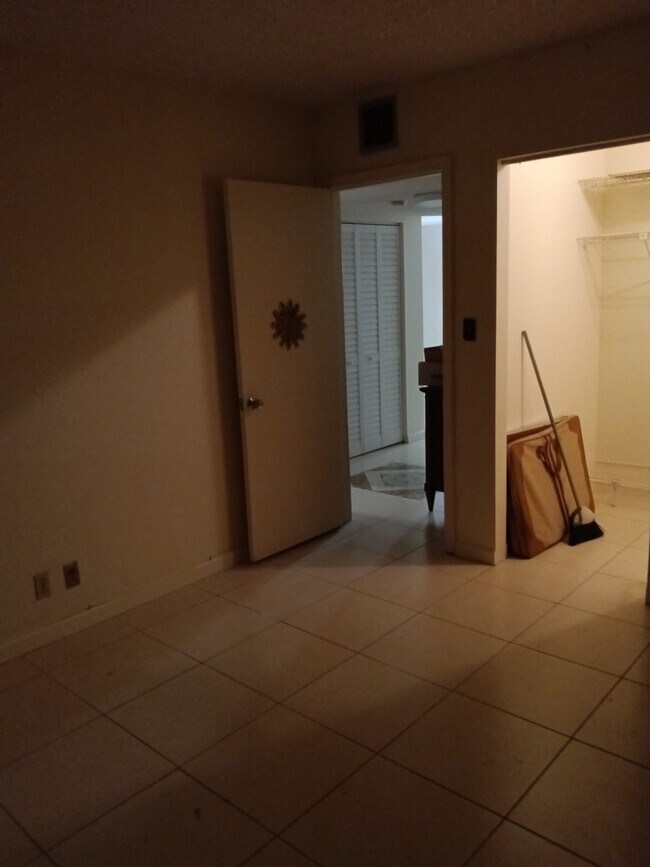 Foto del edificio - 4851 NW 21st St