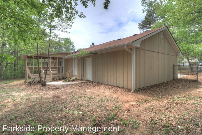 Building Photo - 2177 E Chester Cir