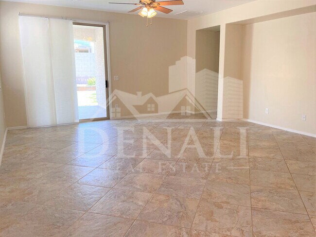 Foto del edificio - 22323 N 103rd Dr