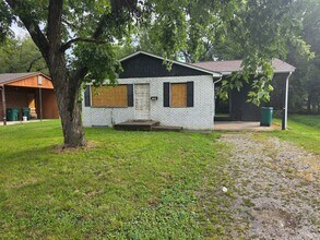 Building Photo - 1305 Richard Dr