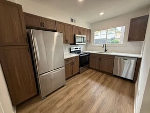 Building Photo - 708 Hawes Ct