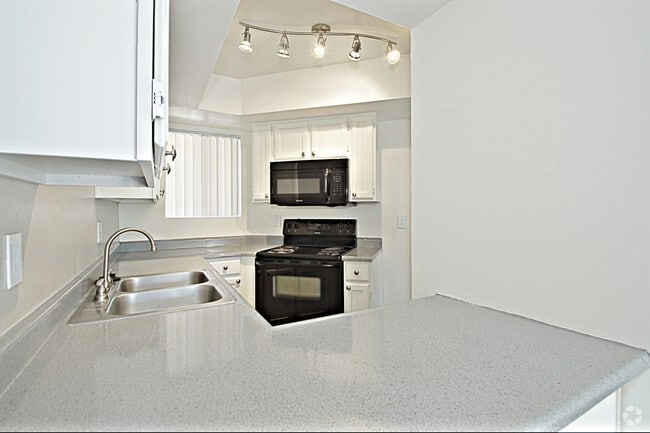 Building Photo - Scottsdale Haciendas Condominiums