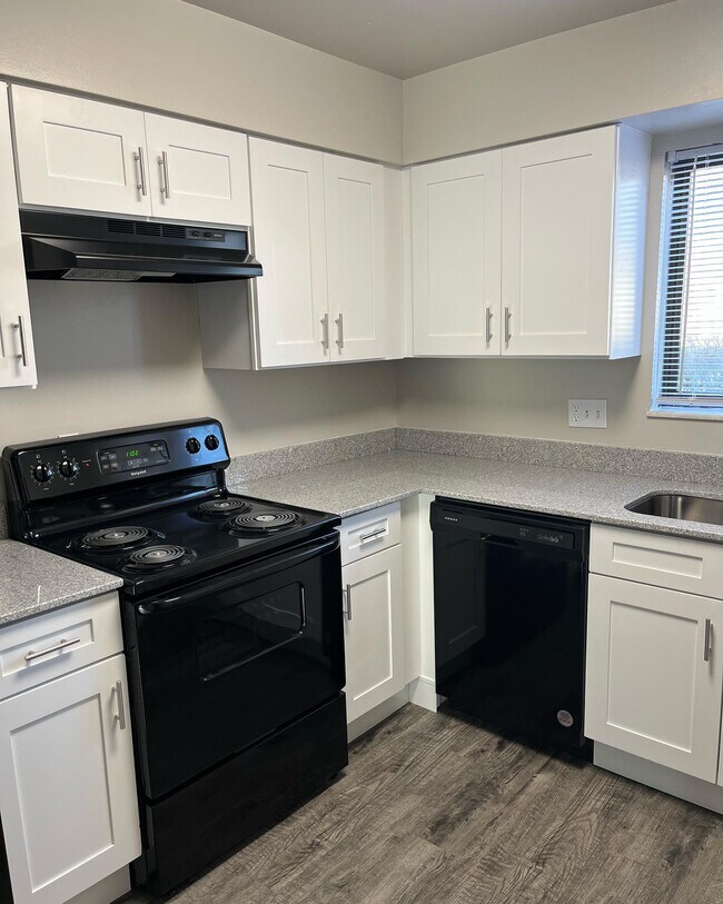 Black Hawk Apartments 3010 Simcoe Dr Fort Wayne, IN