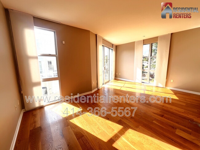 Foto del edificio - 2130 N Commerce St