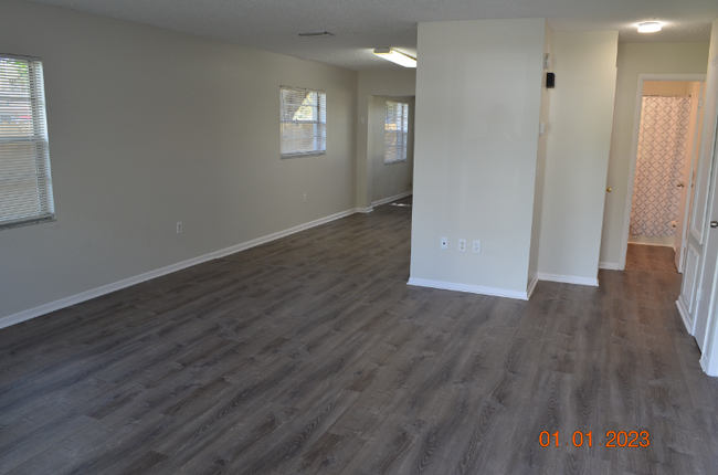 Building Photo - 2308 52nd Ave Dr W