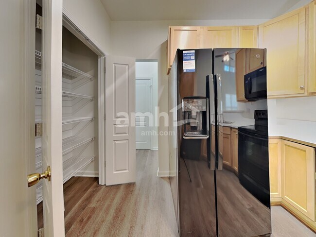 Foto del edificio - 10607 Secret Garden Ln