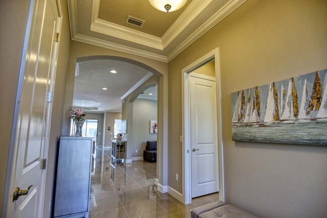 Building Photo - Seasonal Short-Term Pool Home located in Bellacina by Casey Key!