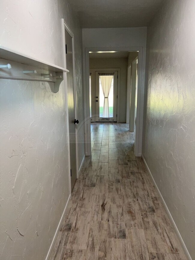 Foto del edificio - 1801 Hammond Dr