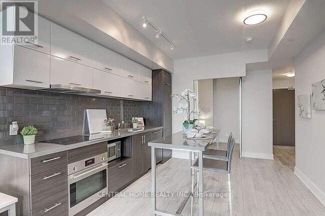 Photo du bâtiment - 8081 Birchmount Rd