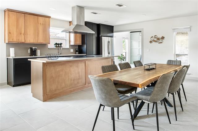 Building Photo - 2212 Parkhaven Dr