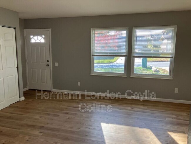 Building Photo - 11016 Saginaw Dr