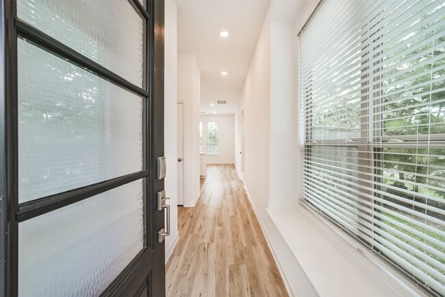 Building Photo - 547 Bristol Tide Ct