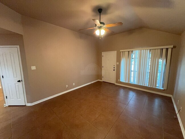 Building Photo - 5600 Aquarius Dr