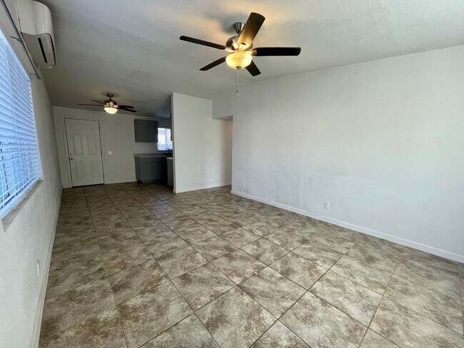Building Photo - COMING SOON! 1 BEDROOM/1 BATHROOM Condo in Cathedral City!