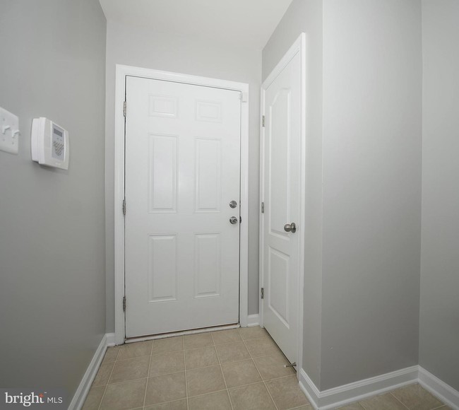 Building Photo - 6851 Archibald Dr