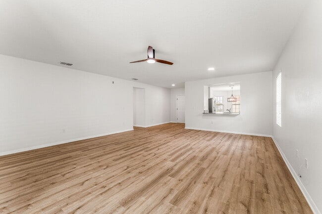 Foto del edificio - Charming 3 Bed, 2 Bath with Scenic Views i...