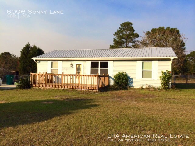 Primary Photo - Country Living